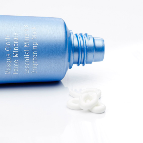 White Lumination Essential Minerals Brightening Mask